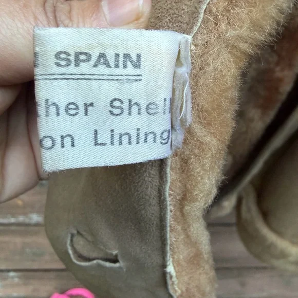 Vintage 1970s Women's Tan Shearling Coat - Picture 7 of 9